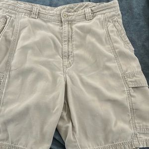 Tommy Bahama Men’s cargo shorts